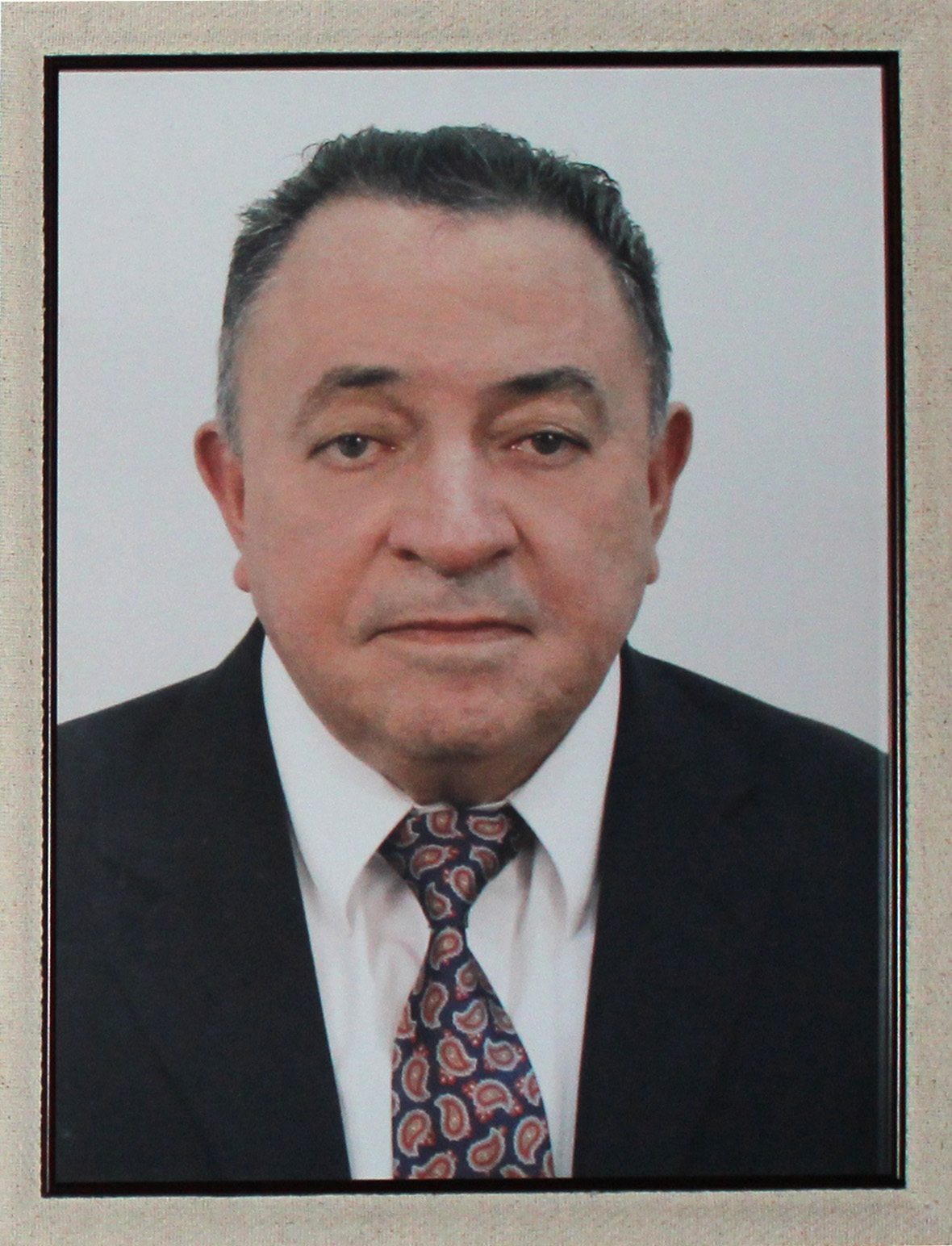 Lic.-Leopoldo-Gonzalez Lic.-Leopoldo-Gonzalez